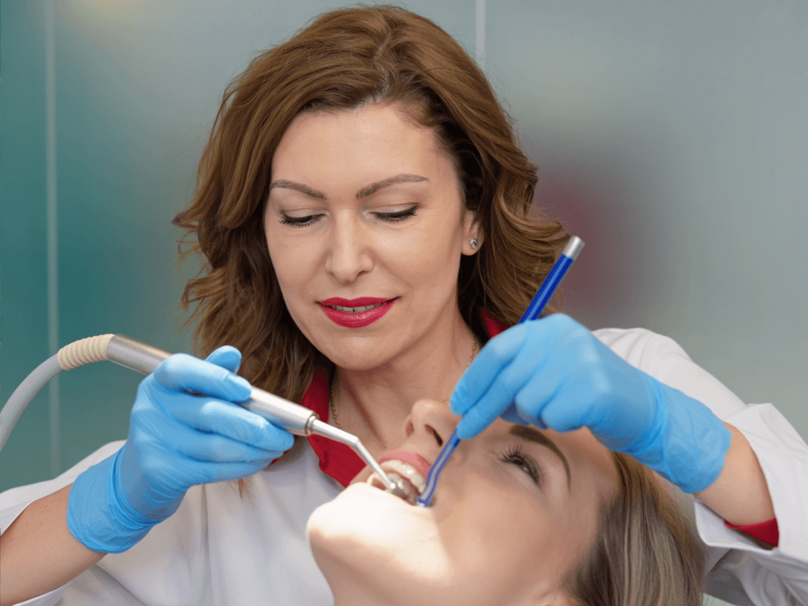 Порцеланови корони във Варна Д-р Мариета Минева